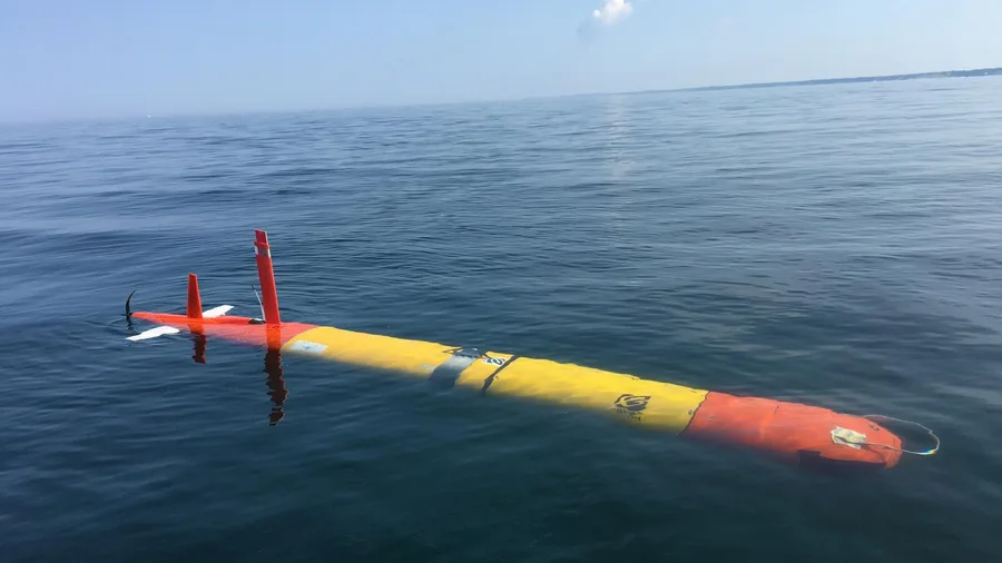 AUV jarak jauh Tethys yang dipakai dalam studi limnologi USGS dan MBARI
