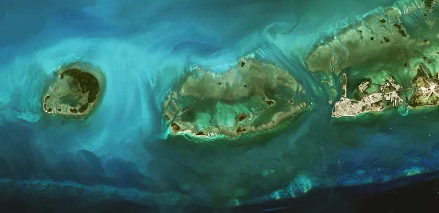 Citra satelit Landsat warna alami dari Florida Keys dan perairan pesisir dangkal di sekitarnya