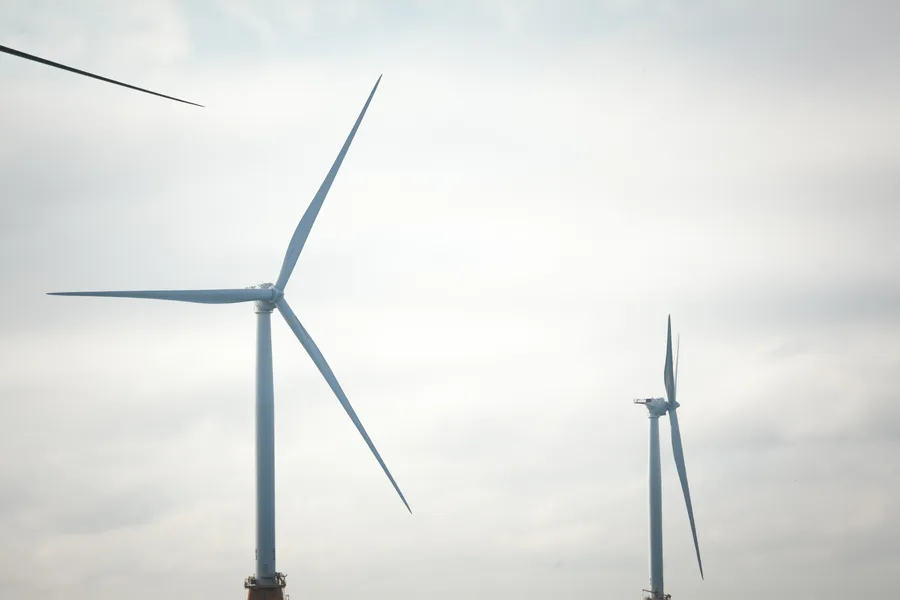 Turbin angin lepas pantai di Block Island Wind Farm, lepas pantai Rhode Island